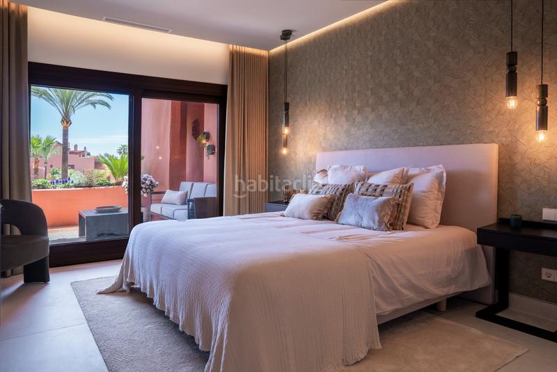 Foto 889ffaeb-e64d-4f70-80bc-e087cd03749f. Apartamento exquisito apartamento frente a la playa en torre bermeja, nueva milla de oro, en Estepona
