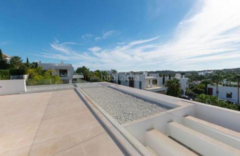 Foto 244d9416-5365-451a-8a52-3961f2165efa. Lloguer casa amb aparcament piscina a Nueva Andalucía centro Marbella