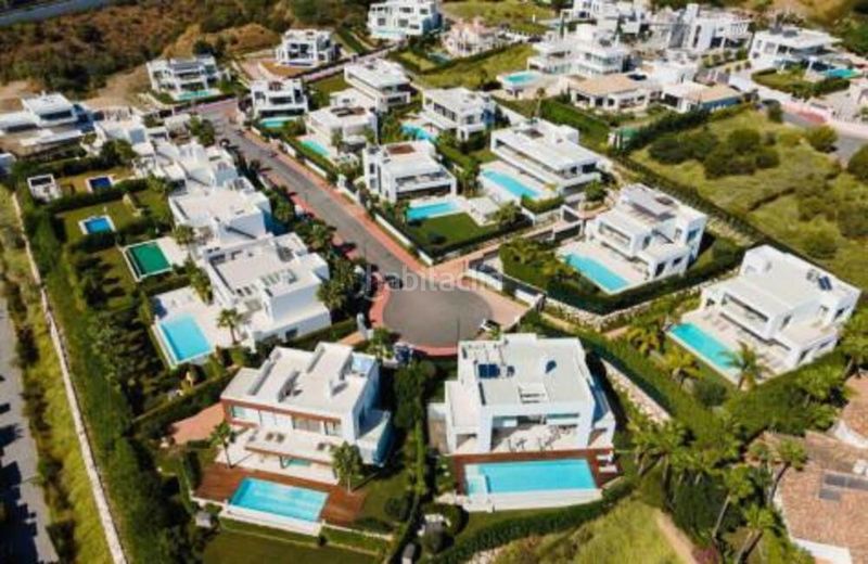 Foto b8d033c8-9cb1-4dbb-8321-6d9c04987bb2. Lloguer casa amb aparcament piscina a Nueva Andalucía centro Marbella