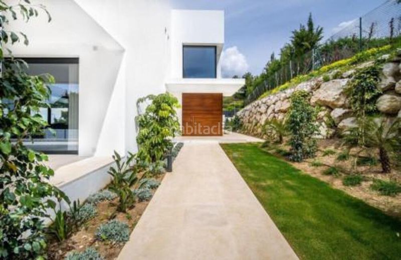 Foto d0b7ff4e-0cf2-46d4-b2aa-edc6dee94df0. Lloguer casa amb aparcament piscina a Nueva Andalucía centro Marbella