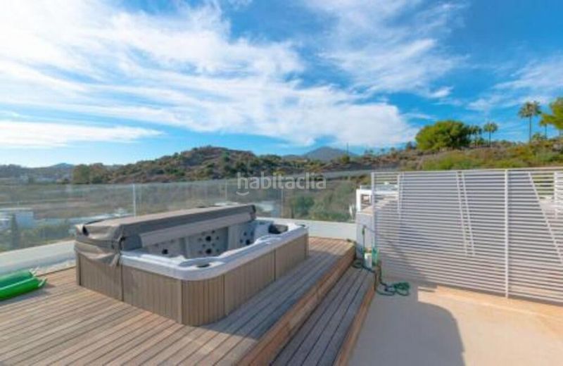 Foto ff8f1ee4-72f1-4d96-b521-153d907fe8a4. Lloguer casa amb aparcament piscina a Nueva Andalucía centro Marbella