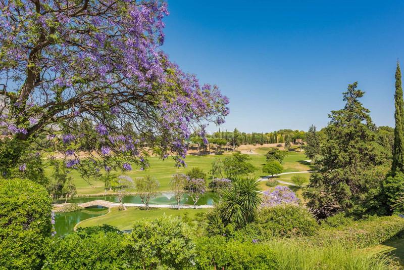 Foto 98a93249-8831-47d9-ba68-9fd7aff665c7. Casa a schiera con parcheggio piscina in Aloha Marbella