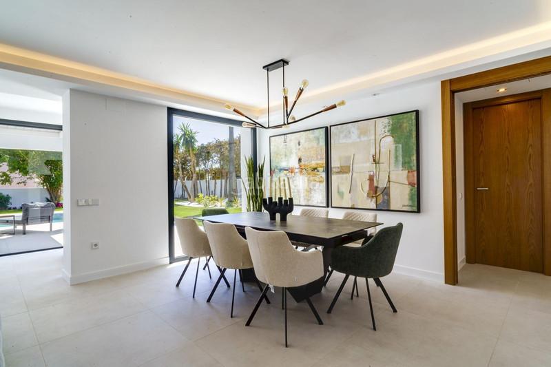 Foto 2f91e053-d22e-4a12-abb1-6be4d8cf1566. Haus mit parking pool in Elviria Marbella