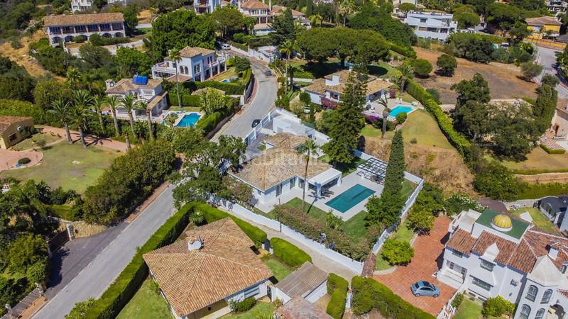 Foto fb81824f-ff81-40b4-ad3c-dd9187900e06. Haus mit parking pool in Elviria Marbella