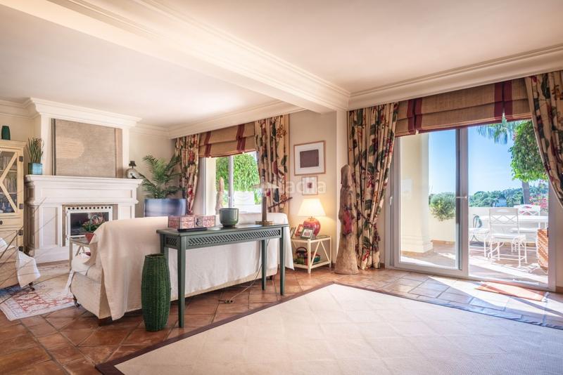 Foto 31213ab2-5c30-472f-b91b-0aa227be6543. Penthouse with parking pool in Los Naranjos Marbella