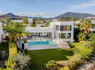 Casa a N/a. Lujo