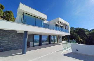 Casa a N/a. Villa con vistas panorámicas al mediterráneo en exclusiva reserv