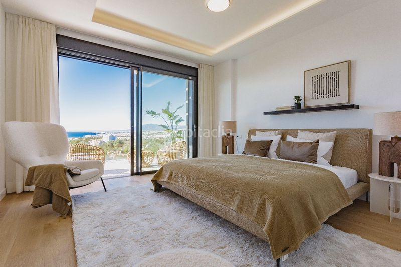 Foto 9cc2306d-d351-4628-a6cb-17db2158b9f0. Casa bifamiliare con parcheggio piscina in Río Real Marbella