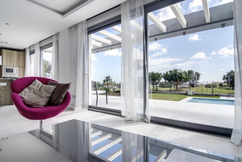 Foto abd3185f-8095-4733-995b-964377f2780c. Casa amb aparcament piscina a El Faro de Calaburra - Chaparral Mijas