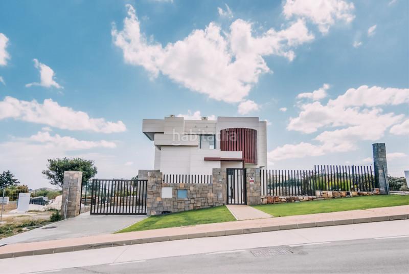 Foto 3d1d0cc7-2fe8-43ee-977e-610372b1eb0d. House with parking pool in El Faro de Calaburra - Chaparral Mijas