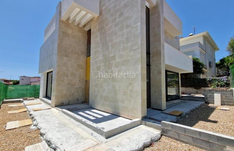 Foto 09b5546b-3abe-49b7-a540-1943347f5e82. Casa oportunidad de inversión excepcional primera ubicación en nueva andalucía en Marbella