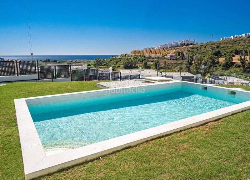 Foto 75608813-840e-48fb-b229-3e8d52ce596c. Lloguer casa amb aparcament piscina a Puerto de la Duquesa Manilva