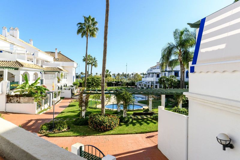 Foto 6f53a51f-29ad-4c07-a28a-6a83454f3740. Apartamento en n/a en San Pedro de Alcántara Pueblo Marbella