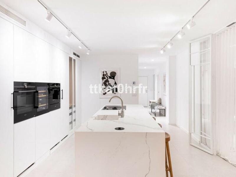 Foto fd56fb0c-8b84-4c06-b136-54764ca5c54b. Planta baixa amb aparcament a Los Naranjos Marbella