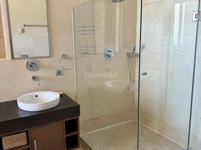 Foto 67d85577-d133-4985-a244-cf39d62abf5e. Rent semi detached house with parking pool in El Paraíso Benahavís