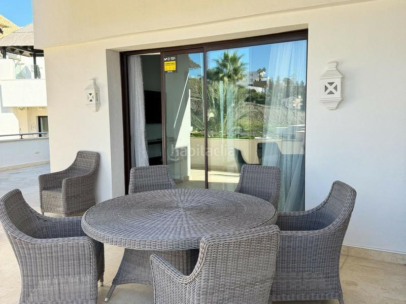 Foto 75d40cbf-57cc-4362-ac98-d43419fb8c5e. Rent semi detached house with parking pool in El Paraíso Benahavís