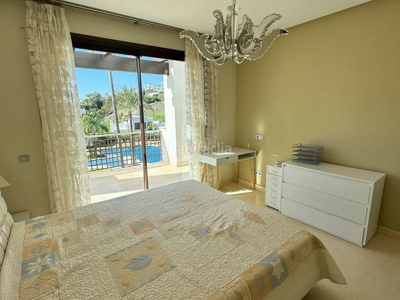 Foto c3362a8d-ffc6-40b7-a93c-7131454ed16a. Rent semi detached house with parking pool in El Paraíso Benahavís