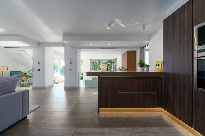 Foto 197d8f3d-7f2c-4fda-8cb3-e54e37276d85. Casa a n/a a Nueva Andalucía centro Marbella