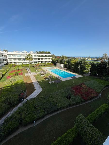 Foto 20fd58f0-94e3-432d-9284-c976d3de78d4. Location attique avec parking piscine dans Bel - Air Estepona