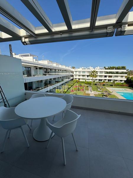 Foto 52d3874d-6dee-4f18-9add-f8afe8cede38. Location attique avec parking piscine dans Bel - Air Estepona