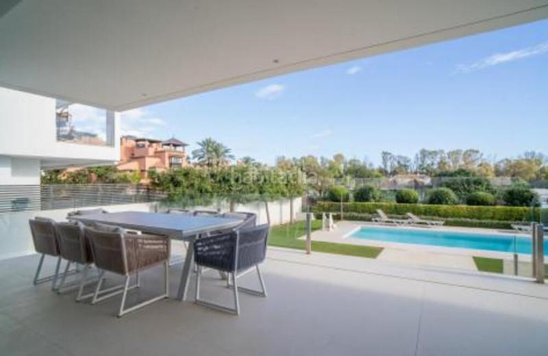 Foto 8d790aa4-8ef2-435e-a73b-0f454a23a844. Casa en n/a lujosa villa multilevel con potencial sin fin en Estepona