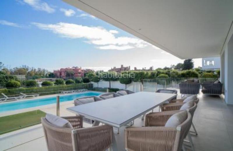 Foto f73e53b1-794a-43ca-af23-be25e404dd73. Casa en n/a lujosa villa multilevel con potencial sin fin en Estepona