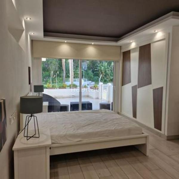 Foto 503fc28a-8633-4e53-b349-74acfe5e85a6. Affitto piano terra con parcheggio piscina in Puerto Banús Marbella