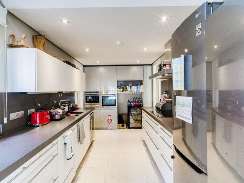 Foto 53692d98-4a4a-451a-b707-db38c4bab91c. Casa en lomas de Marbella club Marbella