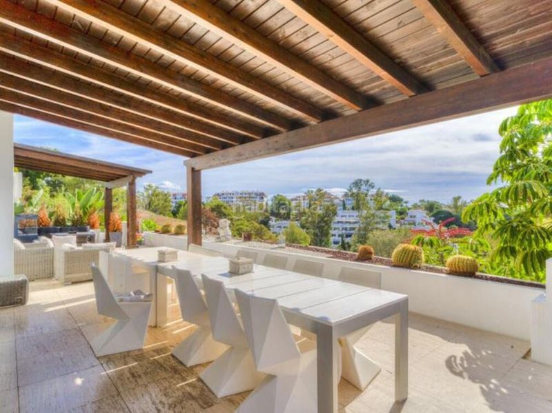 Foto 61ad9e9e-0736-44c8-8cbe-d649ba36a1f2. Casa en lomas de Marbella club Marbella