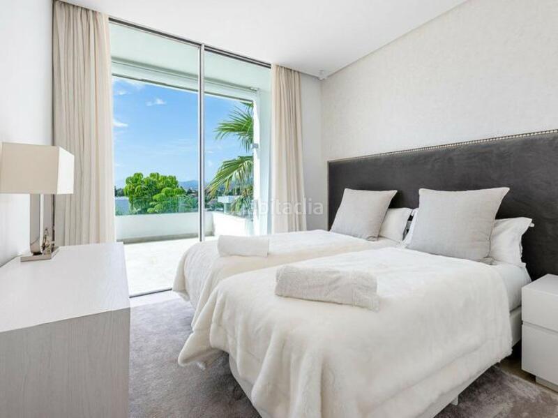 Foto dffde854-6b75-4199-883f-185d74b63363. Alquiler casa lujo en Río Real Marbella