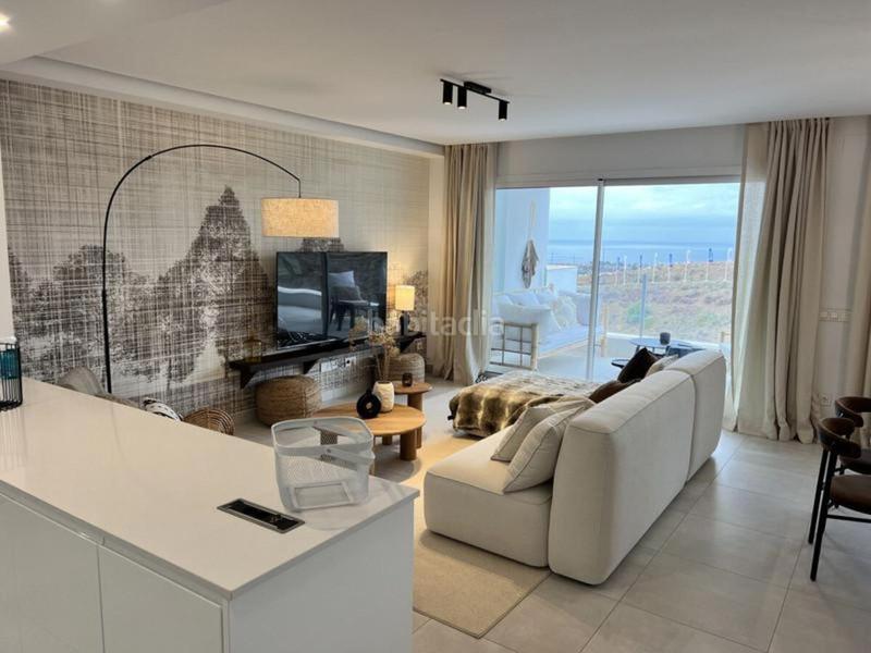 Foto 6de2ffa1-0d83-4811-832c-47342e4e2c83. Dúplex en n/a en Alto de los Monteros Marbella