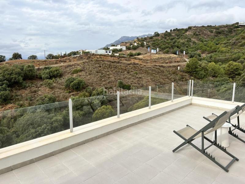 Foto d4585c40-d664-48ce-81fb-4250f8502bbc. Dúplex en n/a en Alto de los Monteros Marbella