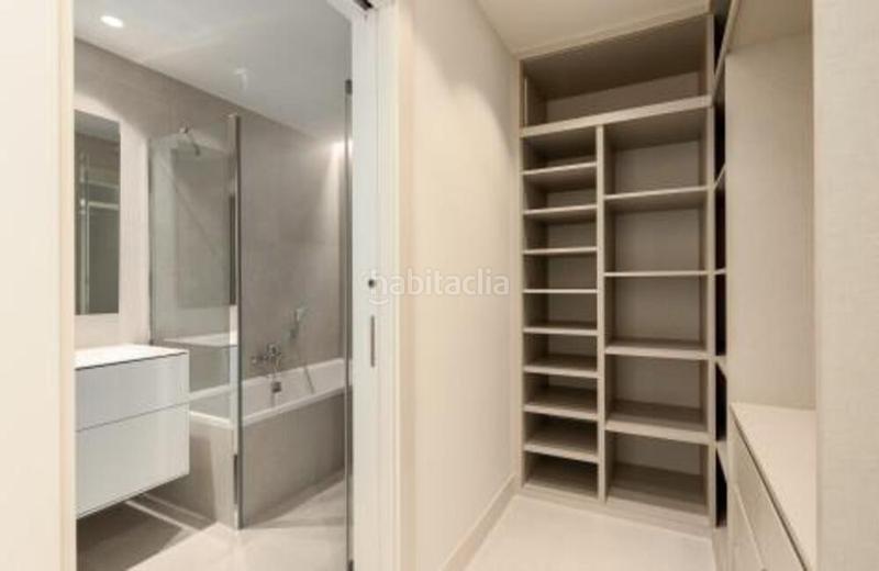 Foto 134d309d-8f8a-490a-bdca-05999205de9f. Location appartement avec parking piscine dans El Velerín Estepona