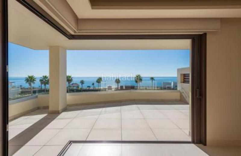 Foto 34e2dfd8-7970-4906-948a-49f7311516ae. Location appartement avec parking piscine dans El Velerín Estepona