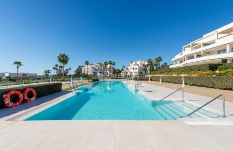 Foto 4beb57af-5bf2-4a59-972c-7f1221d3d426. Location appartement avec parking piscine dans El Velerín Estepona