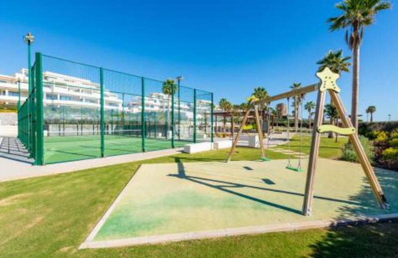Foto 675ec2ad-5f1a-4b45-b439-8aac9cc29616. Location appartement avec parking piscine dans El Velerín Estepona