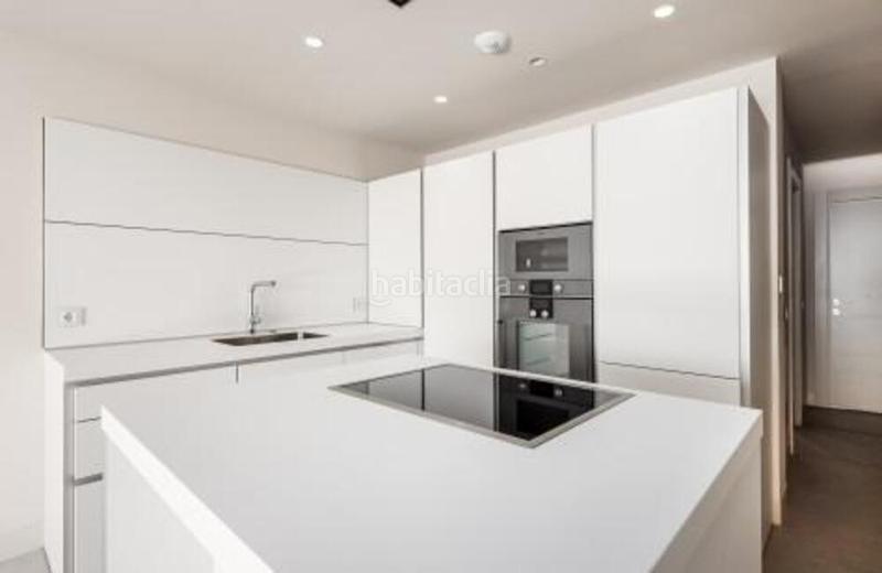 Foto 9af278f8-c141-4c89-a9f4-4ea6be709334. Location appartement avec parking piscine dans El Velerín Estepona