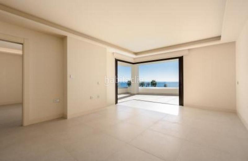 Foto b5babed9-7c1a-49d0-a6c3-d13092cd547e. Location appartement avec parking piscine dans El Velerín Estepona