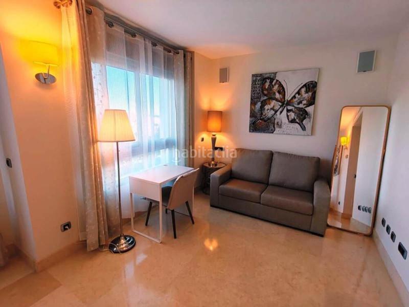 Foto 408f73a3-617d-4cdf-ad48-b3ff0112f12d. Location appartement avec parking piscine dans Casco Antiguo Marbella