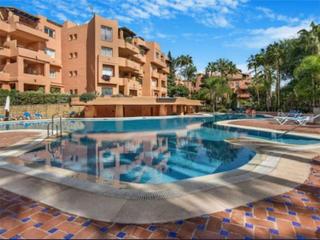 Lloguer Apartament a N/a. Elegante apartamento de 4 dormitorios en alquiler en villa parra
