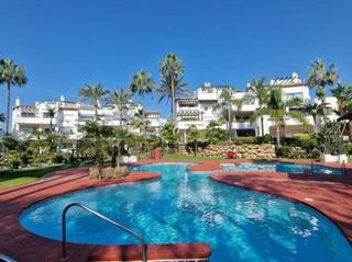 Àtic a N/a. Lujoso ático surfacing cerca de puerto banús