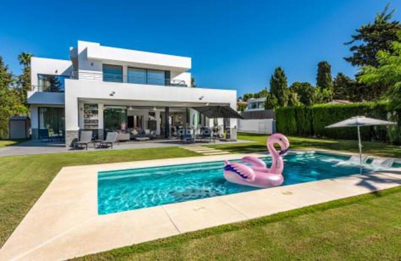 Foto 3185c02f-2bba-4637-84bf-66e875c44f61. Casa en n/a en Atalaya - Isdabe Estepona
