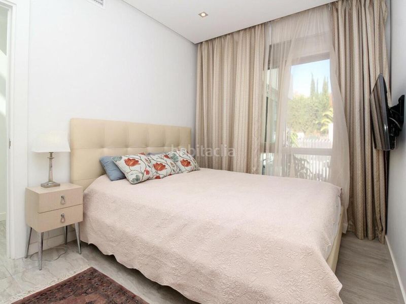 Foto bd17fdee-659f-47f0-b506-7cee2748e476. Lloguer casa adossada amb aparcament piscina a Puente Romano Marbella