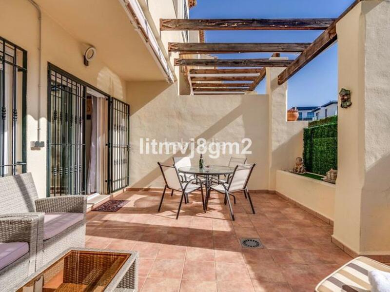 Foto 01d60fe7-04b3-451b-a0be-983908549f9b. Lloguer casa adossada amb aparcament piscina a Calahonda Mijas