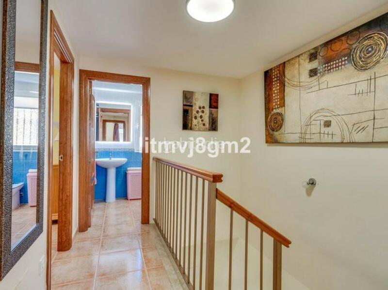 Foto 225a9eb5-1c19-409e-9028-328ff1f4934c. Lloguer casa adossada amb aparcament piscina a Calahonda Mijas