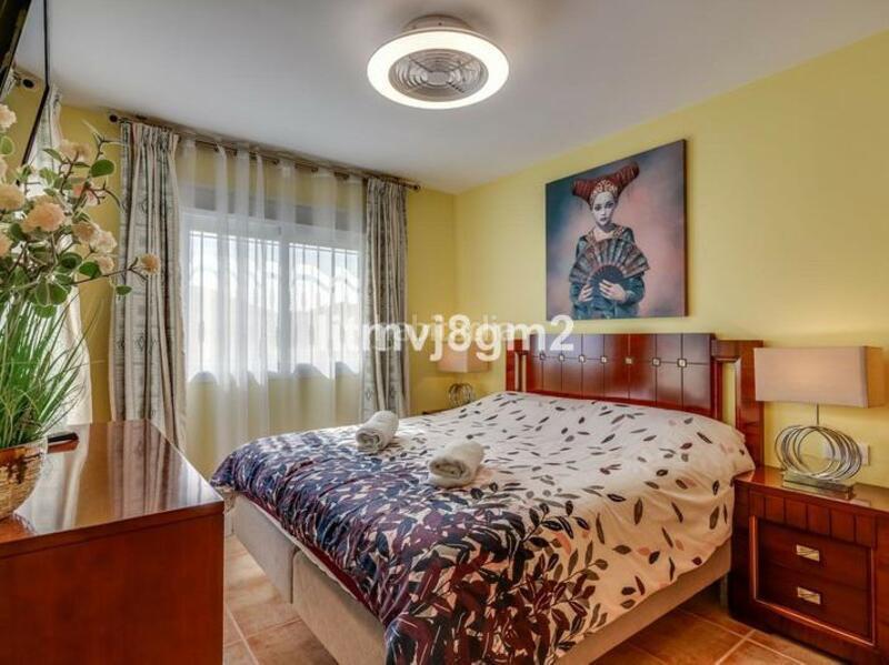 Foto 41836c4c-dd28-40fc-9936-1e52212c8d04. Lloguer casa adossada amb aparcament piscina a Calahonda Mijas