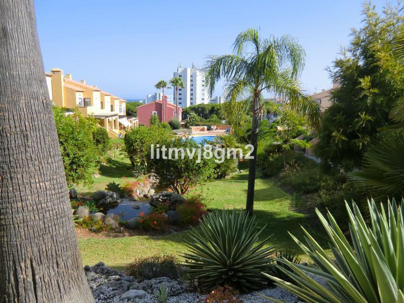 Foto 7571d6ef-ad5b-4b3b-82e1-b34e118a8065. Lloguer casa adossada amb aparcament piscina a Calahonda Mijas