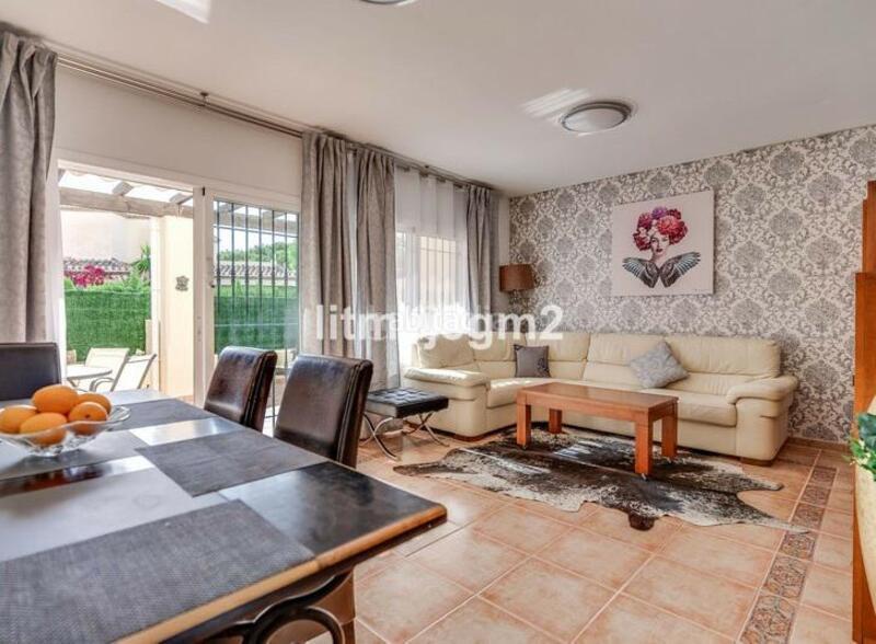 Foto d68e1b9d-dad2-4127-bcaf-2c38d31502b1. Lloguer casa adossada amb aparcament piscina a Calahonda Mijas