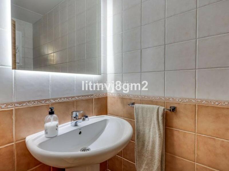 Foto dc4f2869-e267-43d1-8d3d-9edf495499a3. Lloguer casa adossada amb aparcament piscina a Calahonda Mijas