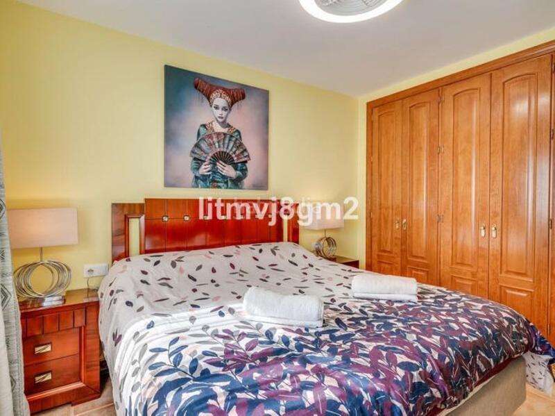 Foto 4ca06227-b452-45b5-93cc-e9c957eca373. Rent semi detached house with parking pool in Calahonda Mijas